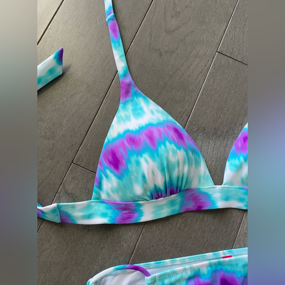 VICTORIA’S SECRET - Large/Medium Vibrant Tie-Dye Bikini - Picture 2 of 6